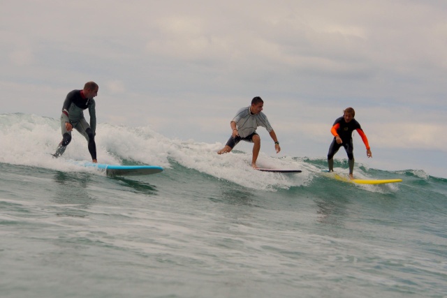Illustration Silver'Landes de Apprenez à surfer à votre rythme avec l’École de Surf Silver’Landes !